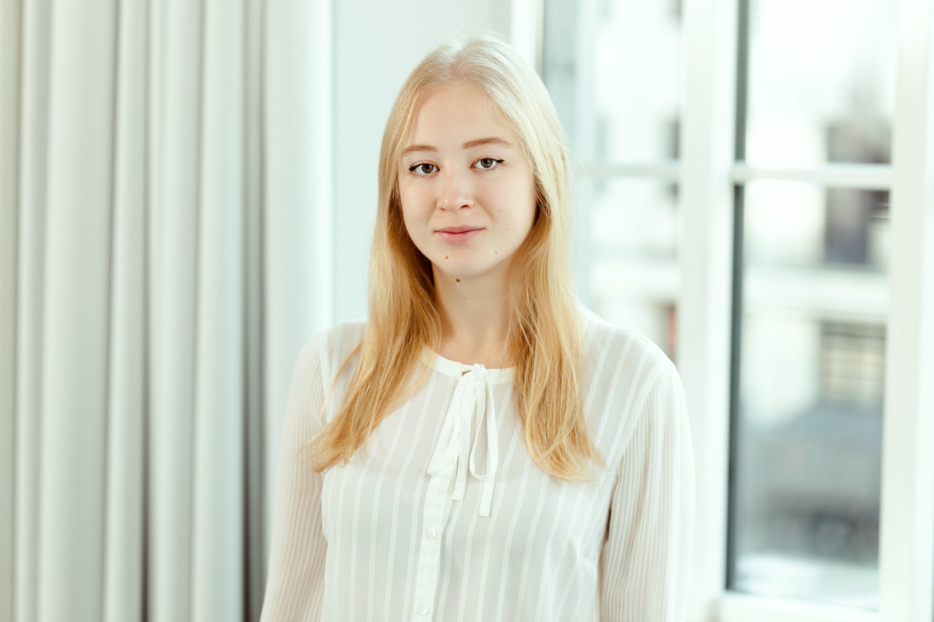Alona Cihacova, Analyst